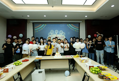2021 First Season Staff Birthday Celebration Party was held.  We share our best birthday wishes to our employees.